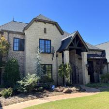 Soft-washing-stone-house-in-Rose-Creek-Edmond 2